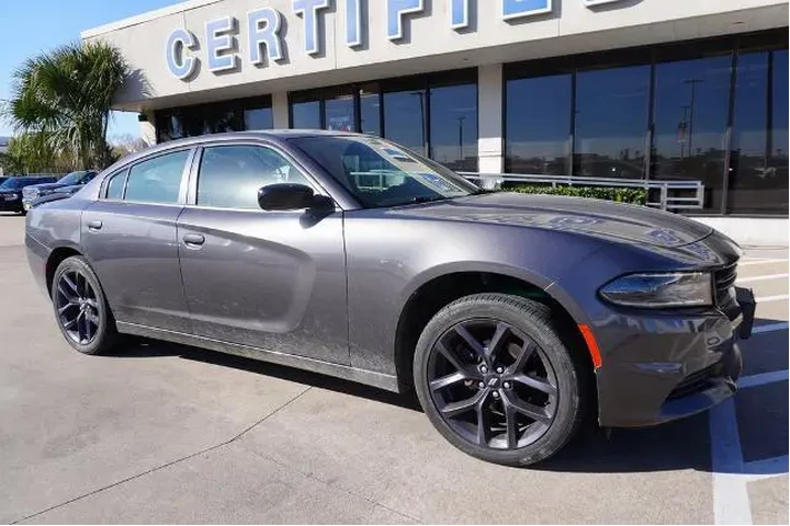 $18888 : Dodge Charger 2019 SXT 4dr S image 1