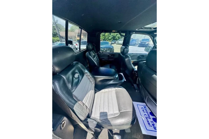 $8900 : 2017 Charger SE image 10