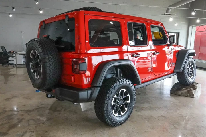 $37988 : 2025 Wrangler 4xe Rubicon 4x4 image 5