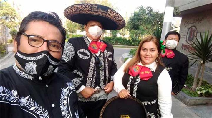 Mariachis de Lima Gleny Juarez image 3