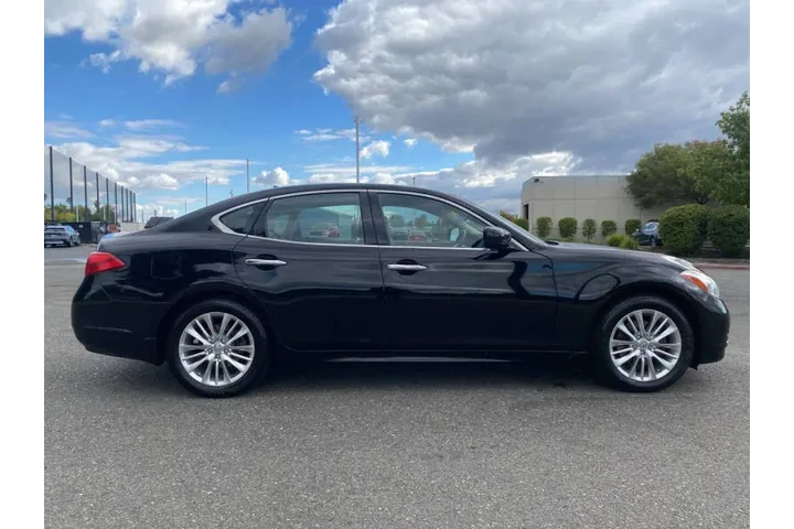 $11995 : 2012 M35h image 9