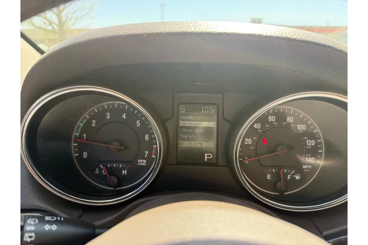 $14500 : 2011 Grand Cherokee Laredo image 7