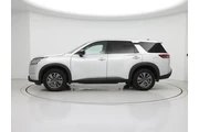 $27998 : Nissan Pathfinder 2024 S 4dr thumbnail