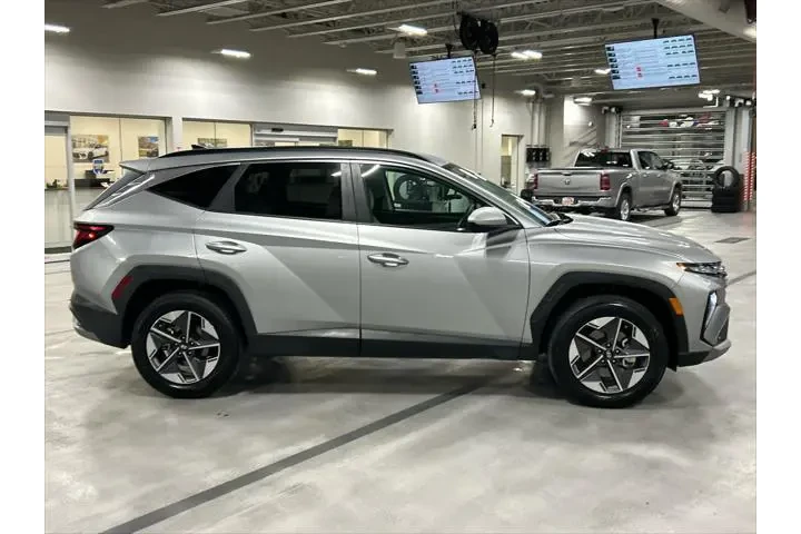 $26575 : Hyundai TUCSON 2025 AWD SEL image 10