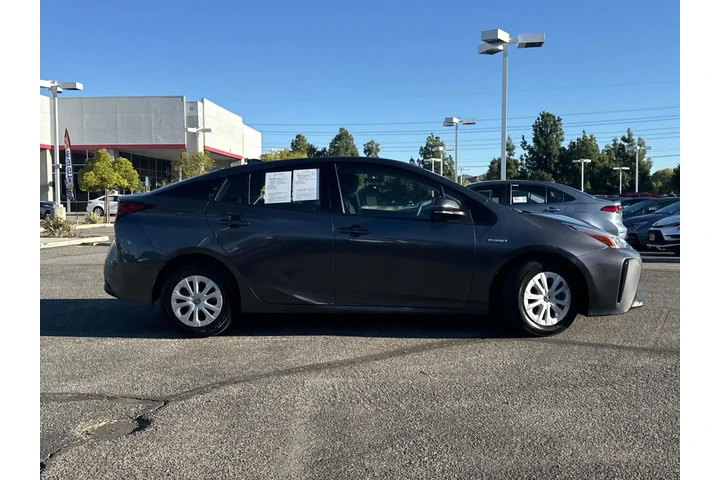 $25075 : Toyota Prius 2020 L Eco 4dr image 3
