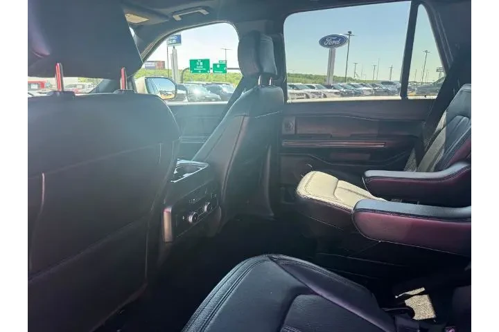 $29877 : Ford Expedition 2019 4x4 Lim image 3