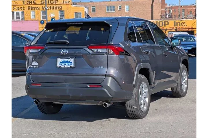 $25947 : Toyota RAV4 2024 LE 4dr SUV image 10