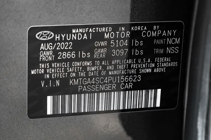 $32990 : 2023 G80 2.5T image 1