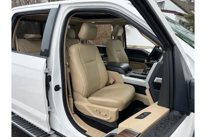 $21795 : Ford F-150 2017 4x4 Lariat 4 image 9