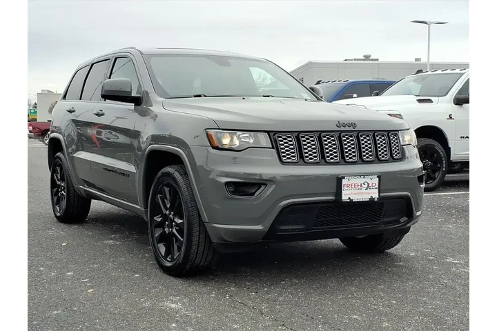 $22900 : Jeep Grand Cherokee 2021 4x4 image 1
