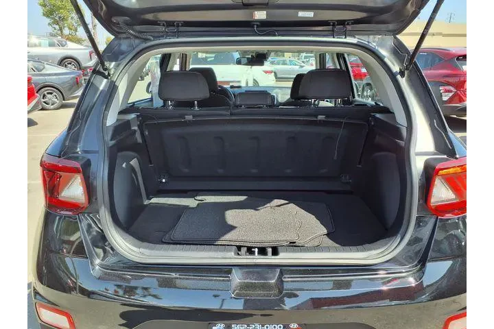 $19609 : Hyundai VENUE 2023 SEL 4dr C image 7