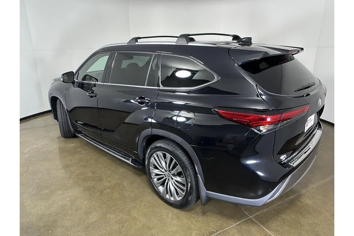 $41774 : 2021 Highlander Platinum image 6