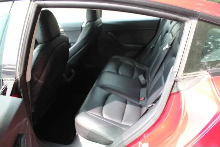 2022 Model 3 image 9