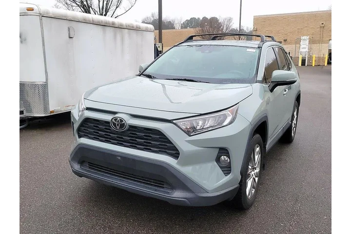 $22998 : Toyota RAV4 2021 AWD XLE Pre image 3
