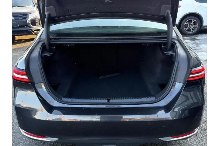 $39795 : BMW 5 Series 2025 AWD 530i x image 8