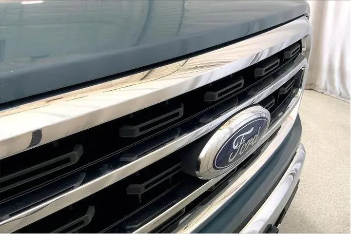 $37821 : Ford F-150 2023 4x2 XL 4dr S image 7