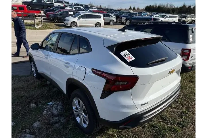 $22400 : Chevrolet Trax 2025 LS 4dr C image 8