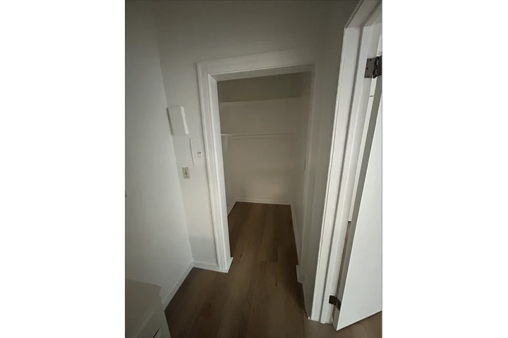 $1600 : Koreatown Se Renta Estudio image 6