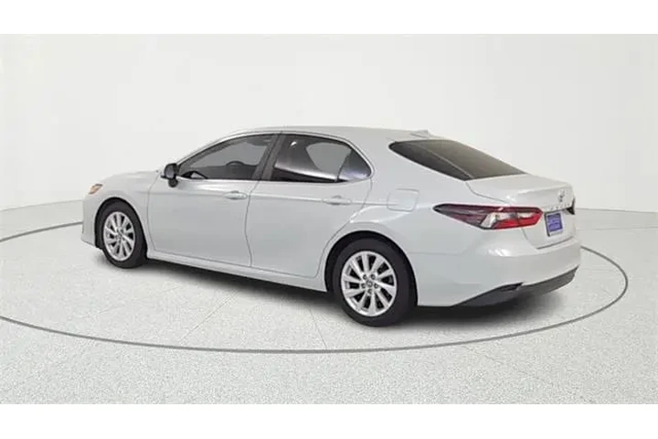 $14995 : Toyota Camry 2022 LE 4dr Sed image 5