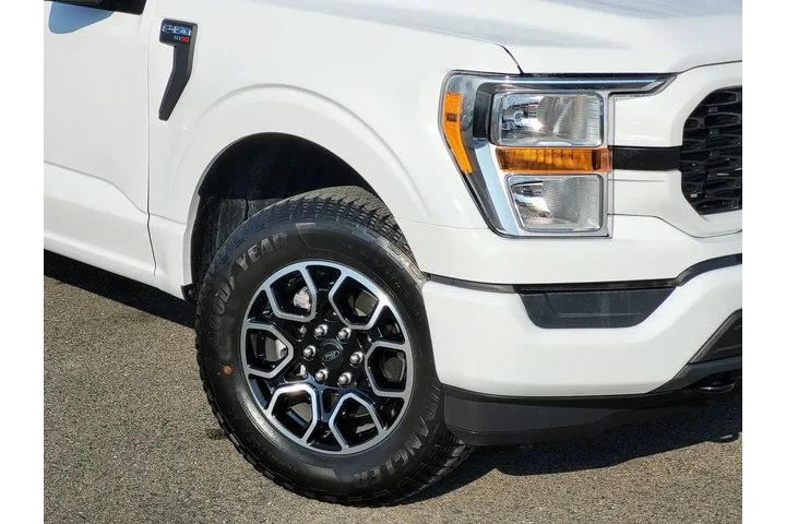 $39900 : Ford F-150 2022 4x4 XL 4dr S image 9