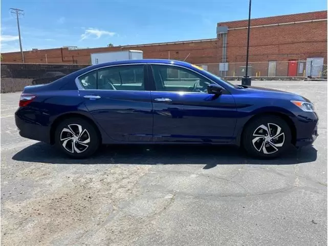 $19995 : 2017 Honda Accord LX Sedan 4D image 1