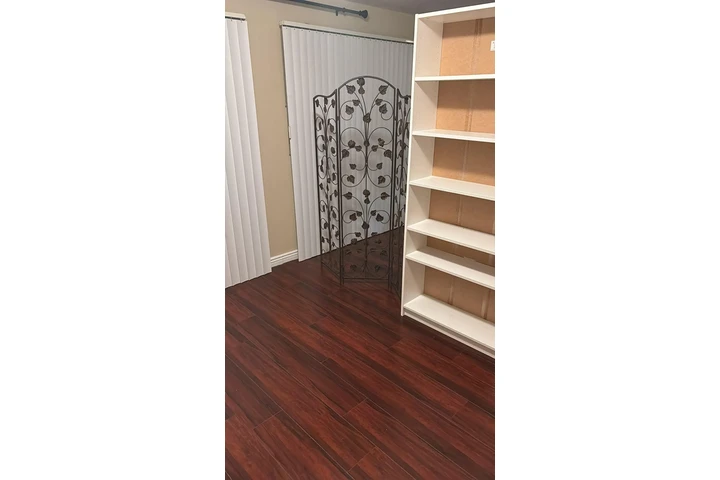 $750 : rento sala image 3