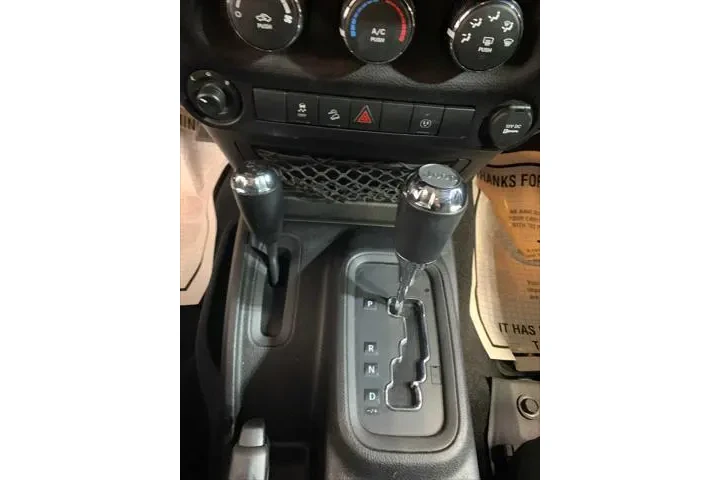 $21975 : Jeep Wrangler Unlimited 2016 image 6