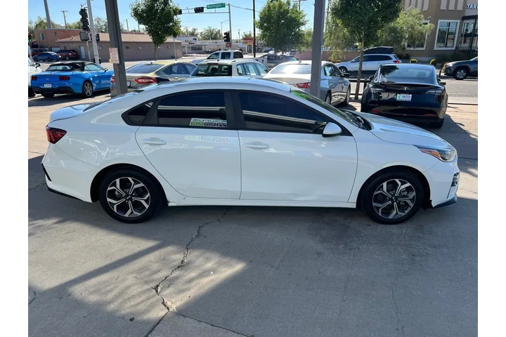2019 Forte FE image 4