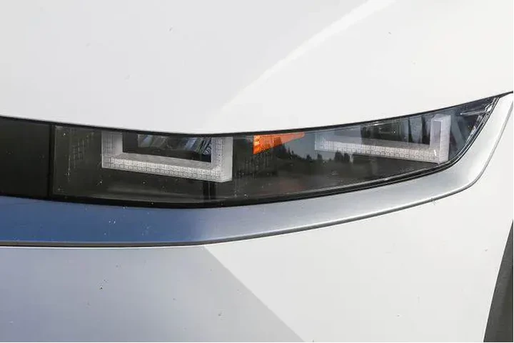 $25992 : Hyundai IONIQ 5 2024 SEL 4dr image 8