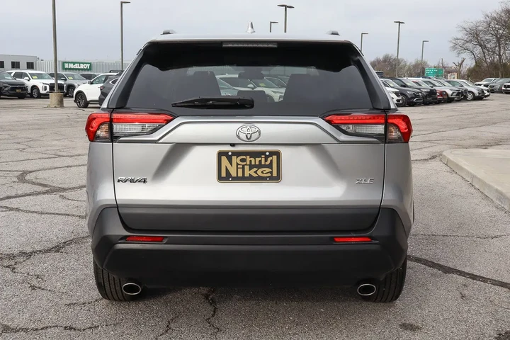$25988 : 2024 RAV4 XLE FWD image 5