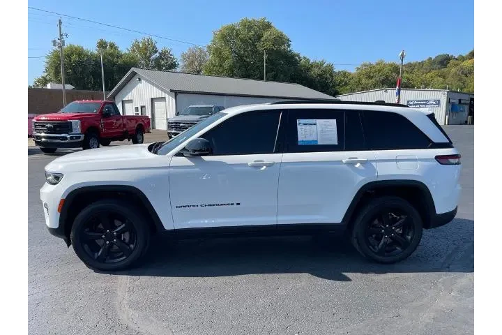 $31988 : Jeep Grand Cherokee 2023 4x4 image 9