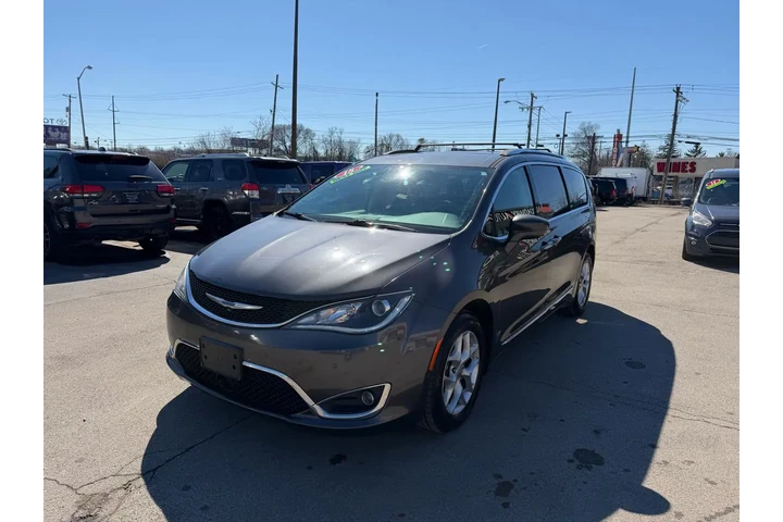 $11450 : 2018 Pacifica Touring L image 6
