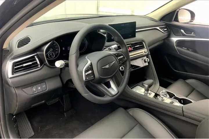 $36490 : Genesis G70 2025 AWD 2.5T St image 8
