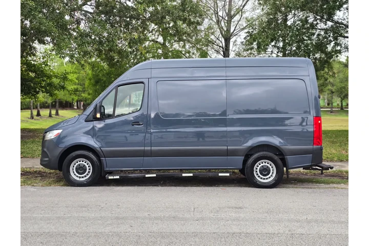 $27900 : MERCEDES BENZ SPRINTER 2500 image 3