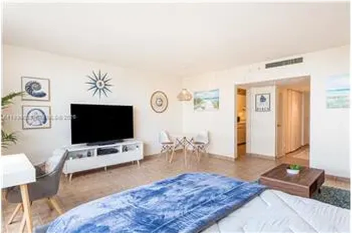 $3600 : Rental property with 0 bedro image 6