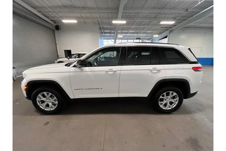 $28509 : Jeep Grand Cherokee 2024 4x4 image 6