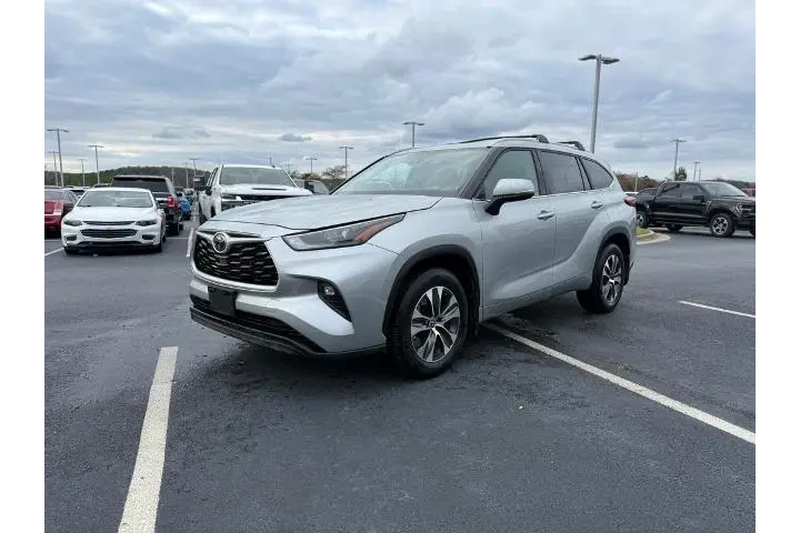 $33997 : Toyota Highlander 2023 AWD X image 3