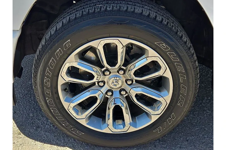 $37995 : Ram 1500 2023 4x2 Laramie 4d image 9