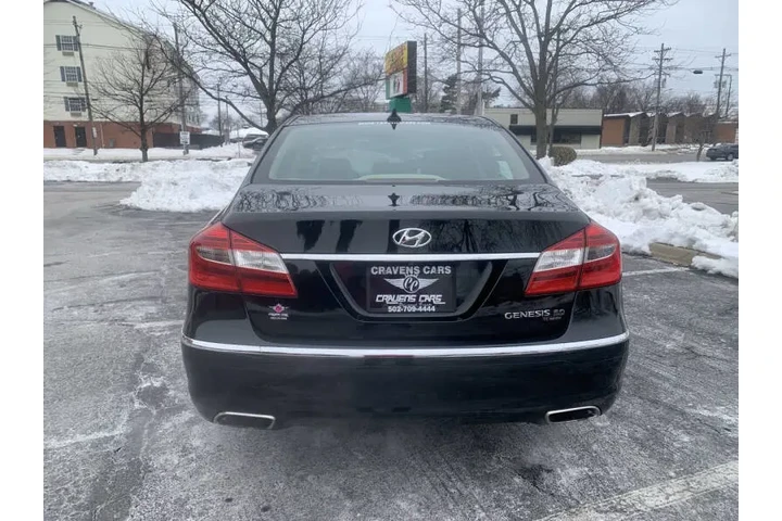 $8995 : 2014 Genesis 5.0L R-Spec image 5