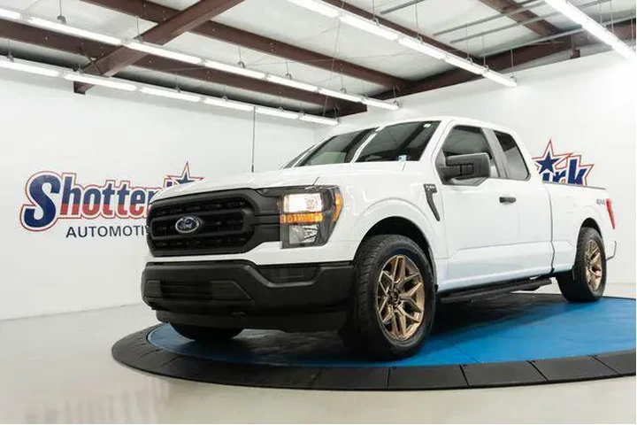 $39000 : Ford F-150 2023 4x4 XL 4dr S image 2