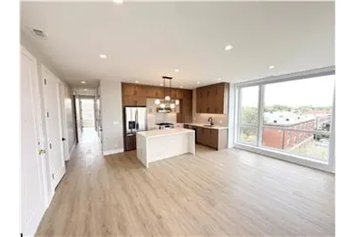 $3000 : Rental property with 3 bedro image 1