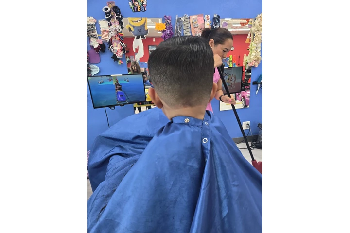 BARBEROS O ESTILISTAS image 3