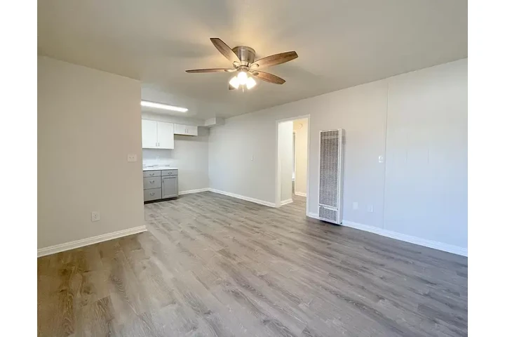 $1000 : ANAHEIM CA 1bed Apartamento image 1