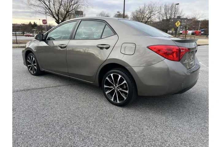 $11900 : 2017 Corolla SE image 8