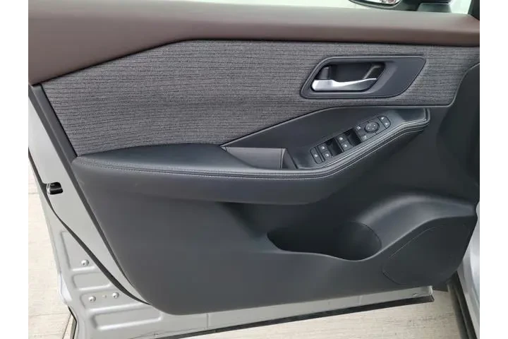 $26885 : Nissan Rogue 2023 AWD SV 4dr image 10