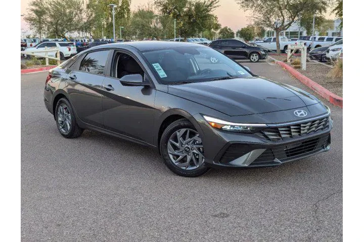 $18990 : Hyundai ELANTRA 2024 SEL 4dr image 2