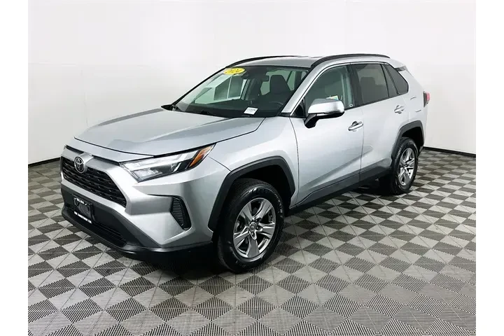 $25800 : Toyota RAV4 2024 XLE 4dr SUV image 3