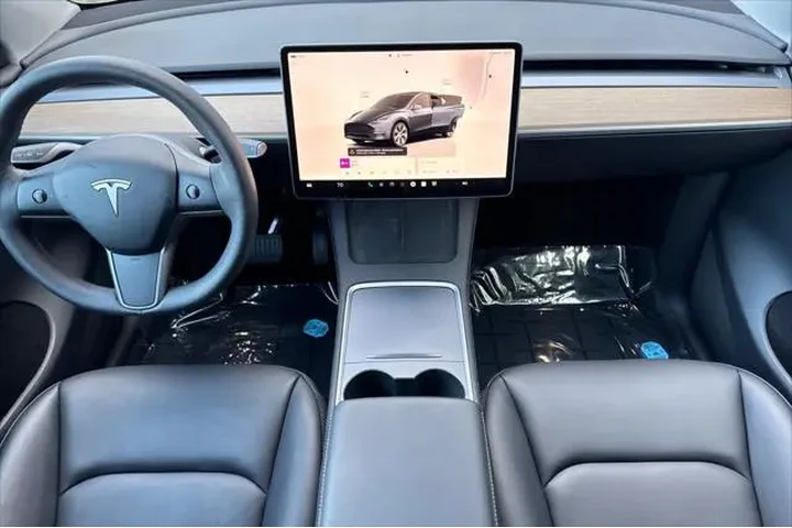 $34990 : Tesla Model Y 2024 Long Rang image 3