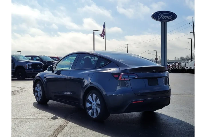 $27872 : Tesla Model Y 2021 AWD Long image 6