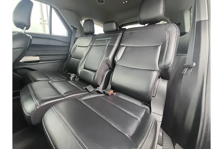 $26497 : Ford Explorer 2023 AWD XLT 4 image 8